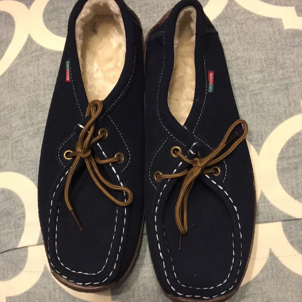 Women’s lace-up shoe